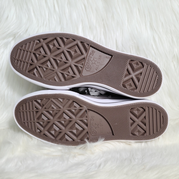 Converse Chuck Taylor All Star Low Top Gray 7 Women / 5 Men NWOB - Picture 5 of 6